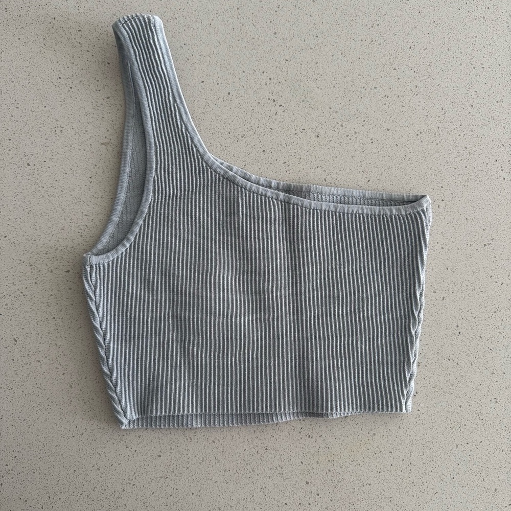 Aritizia Sculpt Knit One-Shoulder Cropped Tank - Picture 2 of 3